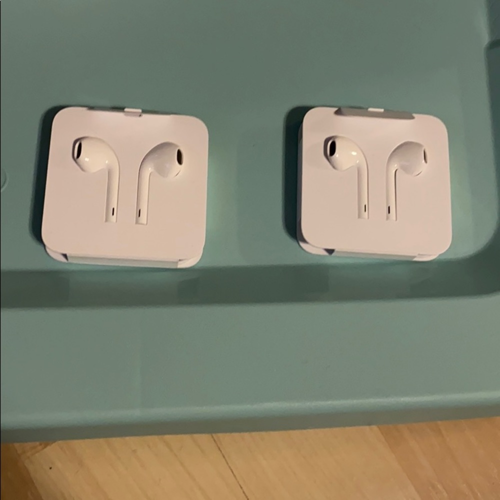 iPhone headphones with cord